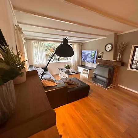Apartment Chalet With Private Hottub On The Veluwe. Private