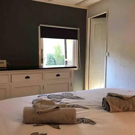 Apartment Chalet With Private Hottub On The Veluwe. Private