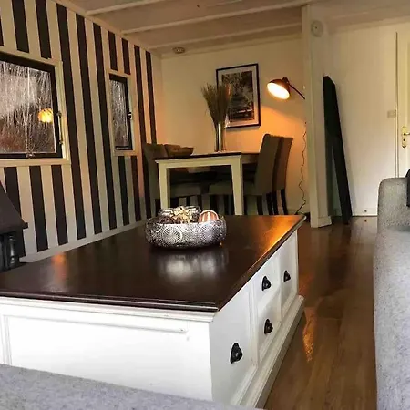 Chalet With Private Hottub On The Veluwe. Private Apartment