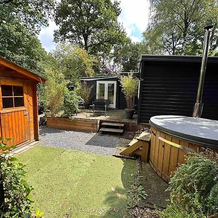 Chalet With Private Hottub On The Veluwe. Private Apartment Voorthuizen